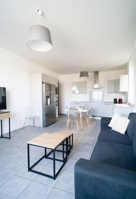 Appartement T4 Vue Mer Proche Gare Et Centre Ville アジャクシオ エクステリア 写真