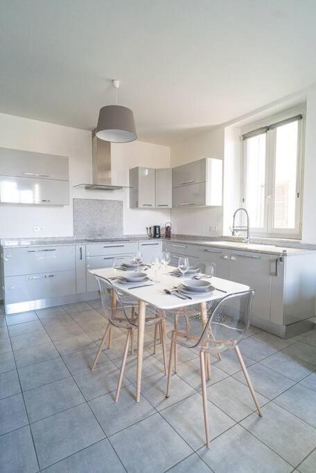 Appartement T4 Vue Mer Proche Gare Et Centre Ville アジャクシオ エクステリア 写真