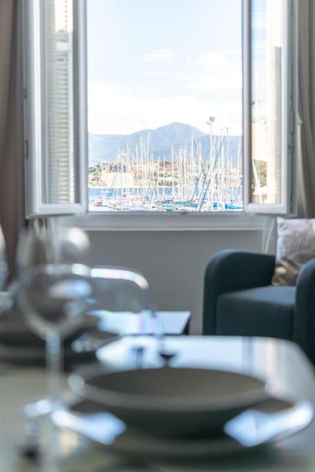 Appartement T4 Vue Mer Proche Gare Et Centre Ville アジャクシオ エクステリア 写真