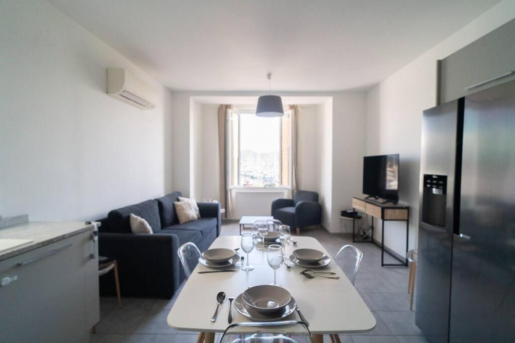 Appartement T4 Vue Mer Proche Gare Et Centre Ville アジャクシオ エクステリア 写真