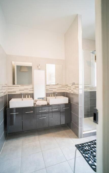 Appartement T4 Vue Mer Proche Gare Et Centre Ville アジャクシオ エクステリア 写真
